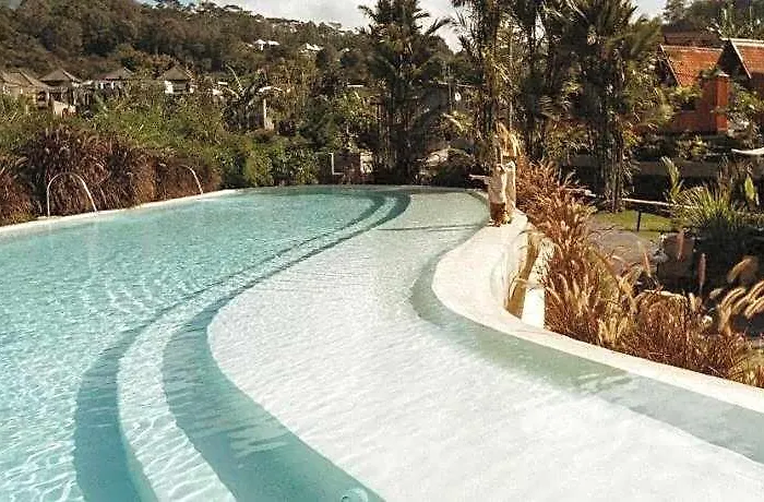 Toteme Glamping&hotspring Kintamani ホテル 4*