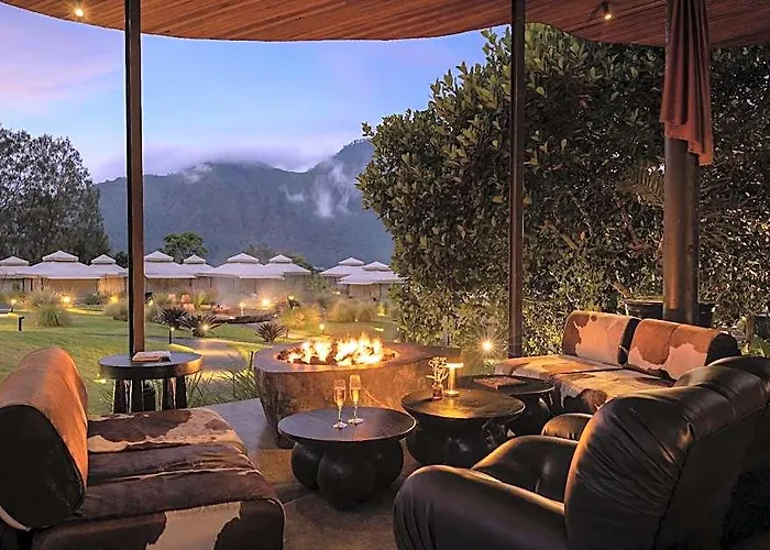Toteme Glamping&hotspring Kintamani ホテル 4*